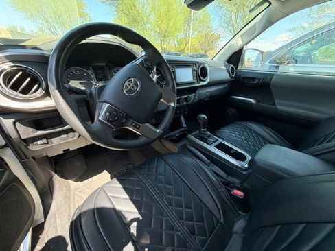 Used 2019 Toyota Tacoma SR5 RWD image 6