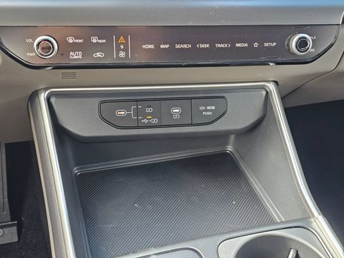 New 2026 Kia Carnival FWD image 15
