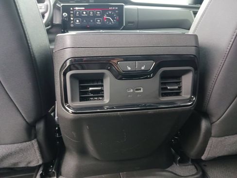 Used 2025 GMC Sierra 2500 AT4 AWD/4WD image 22