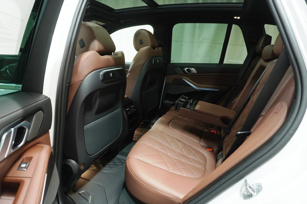 Used 2026 BMW X5 xDrive50e w/ Premium Package AWD/4WD image 14