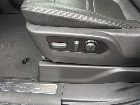 Used 2022 GMC Sierra 1500 Denali w/ Denali Premium Package image 24