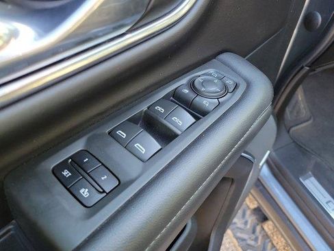 Used 2022 Chevrolet Tahoe Z71 w/ Off-Road Capability Package image 19