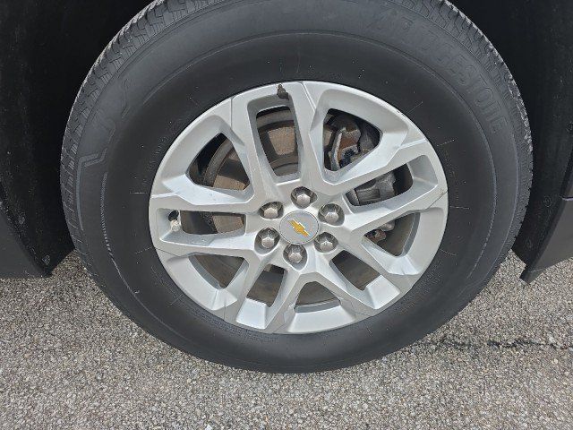 Used 2023 Chevrolet Traverse LS FWD image 13