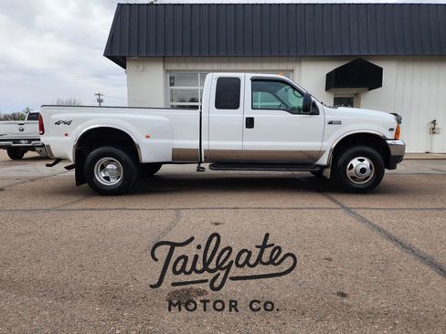 Used 2001 Ford F350 4x4 SuperCab DRW Super Duty image 1