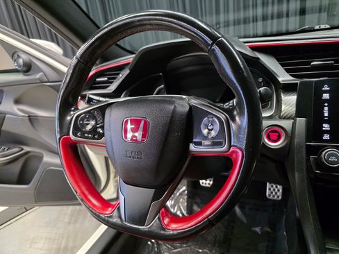 Used 2018 Honda Civic Type R image 22