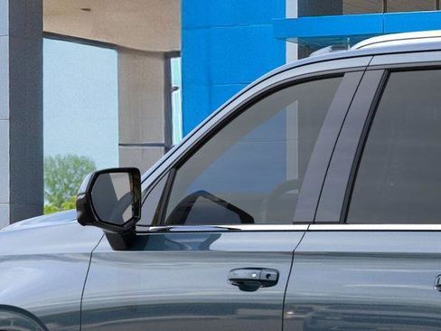 New 2026 Chevrolet Suburban LT image 39