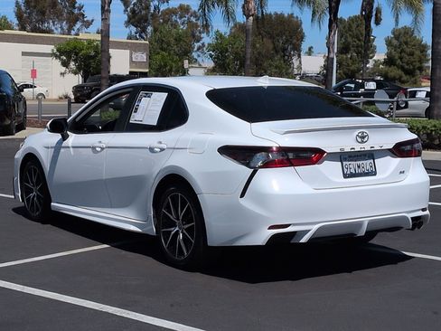Used 2023 Toyota Camry SE image 8