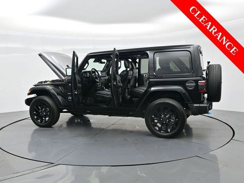 Used 2024 Jeep Wrangler Unlimited Sahara image 46