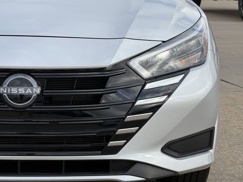 Used 2025 Nissan Versa SV image 4