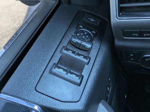 Used 2022 Ford F350 Platinum AWD/4WD image 22