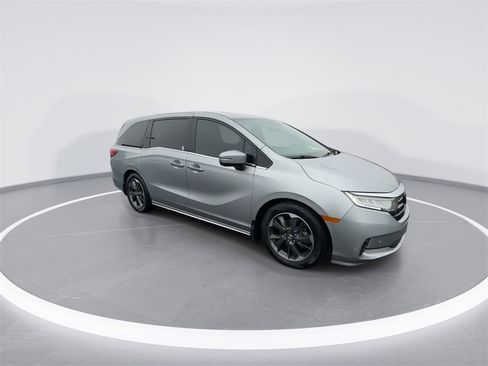 Used 2023 Honda Odyssey Elite image 2
