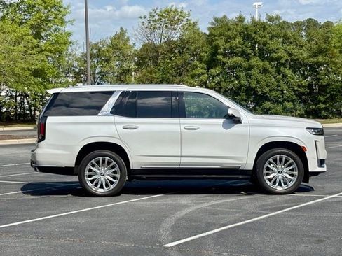 Used 2024 Cadillac Escalade Premium Luxury image 9