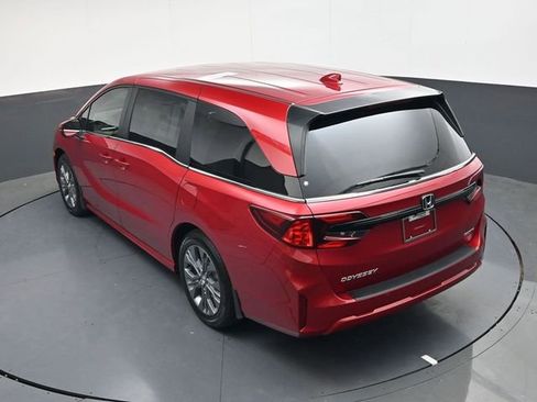 New 2026 Honda Odyssey Touring image 14
