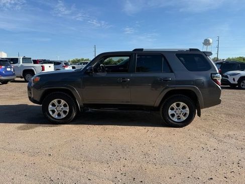 Used 2019 Toyota 4Runner SR5 AWD/4WD image 2