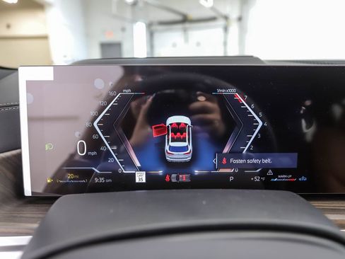 Used 2026 BMW X5 xDrive40i w/ M Sport Package image 14