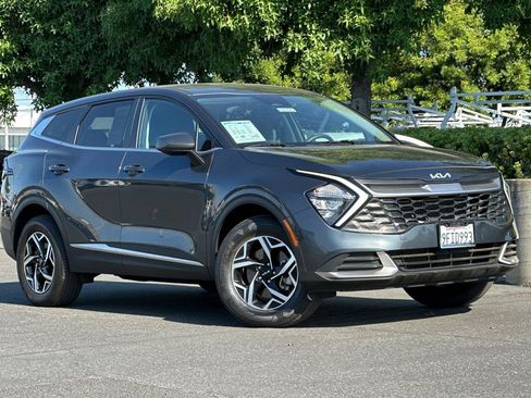 Used 2023 Kia Sportage LX AWD/4WD image 2