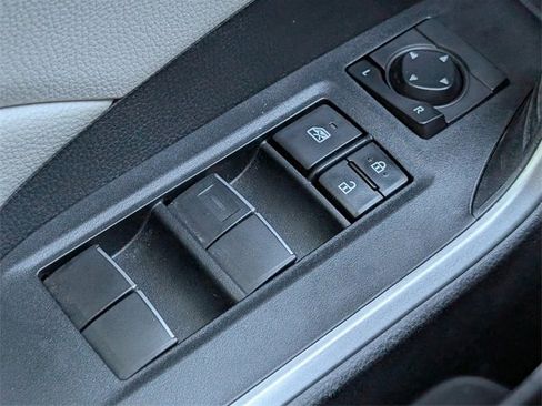 Used 2021 Toyota RAV4 XLE Premium image 21