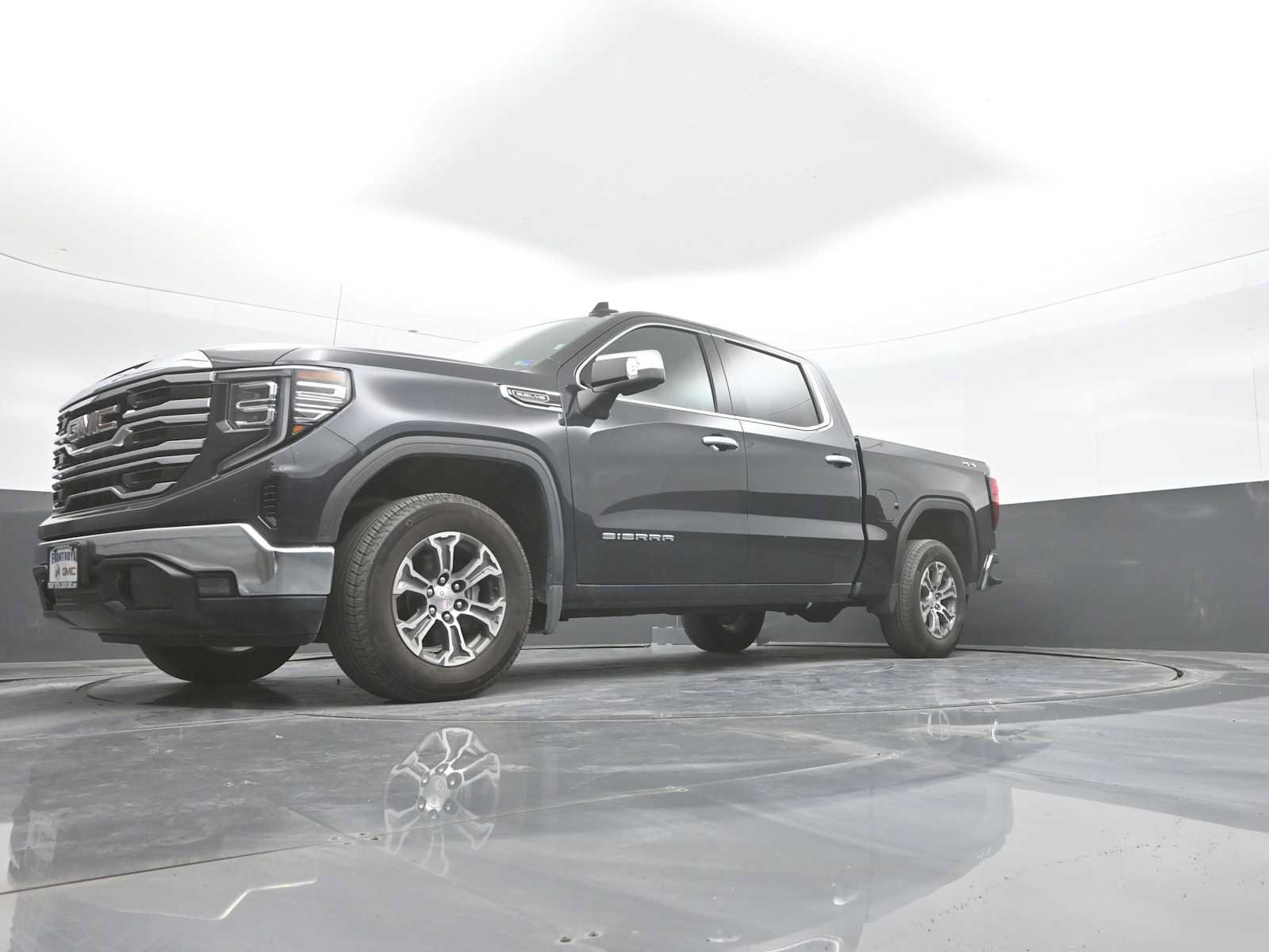 Used 2026 GMC Sierra 1500 SLT AWD/4WD image 42
