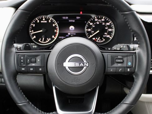 Certified 2024 Nissan Pathfinder SL image 32