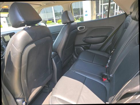 Used 2020 Hyundai Venue SEL w/ Convenience + Premium Package FWD image 13