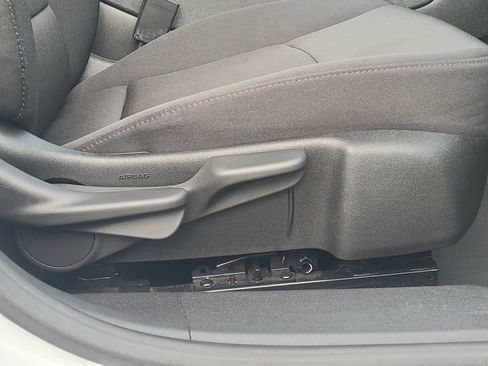 Used 2025 Chevrolet Malibu LT FWD image 30