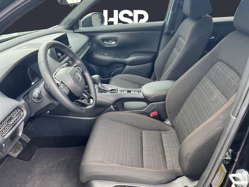 Used 2025 Honda HR-V Sport image 9