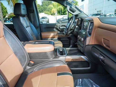 Used 2022 Chevrolet Silverado 2500 High Country w/ Safety Package II image 19