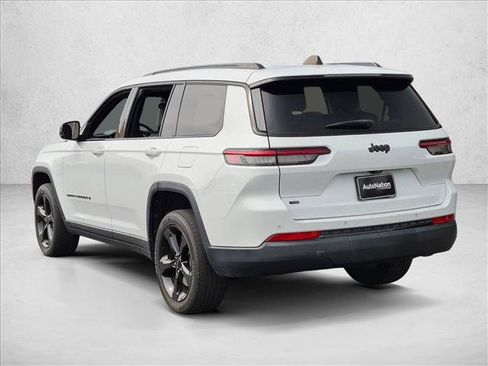 Used 2023 Jeep Grand Cherokee L Laredo RWD image 8