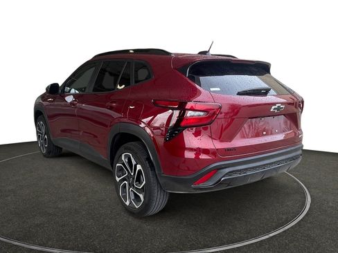 Used 2025 Chevrolet Trax RS w/ Driver Confidence Package image 3