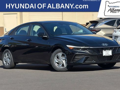 New 2026 Hyundai Elantra SE FWD image 1