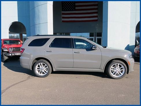 Used 2024 Dodge Durango GT image 1