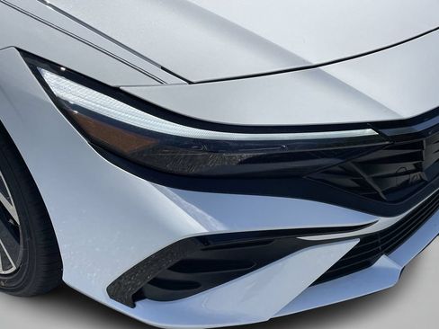 New 2026 Hyundai Elantra Limited FWD image 37