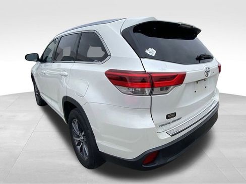 Used 2017 Toyota Highlander XLE image 7