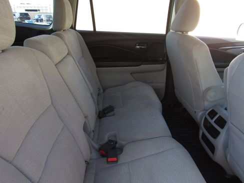 Used 2016 Honda Pilot LX image 11