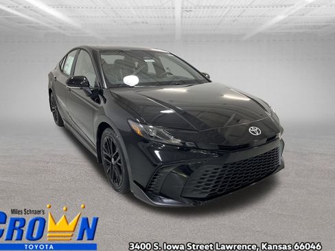 New 2026 Toyota Camry SE FWD image 4