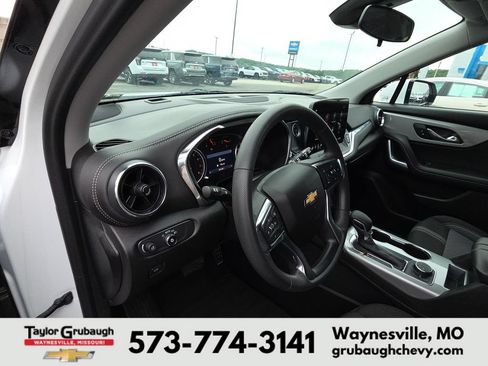 Used 2025 Chevrolet Blazer LT AWD/4WD image 14