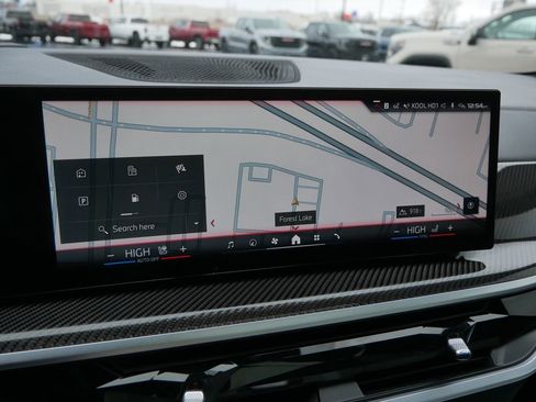 Used 2025 BMW X6 M60i w/ Executive Package image 32