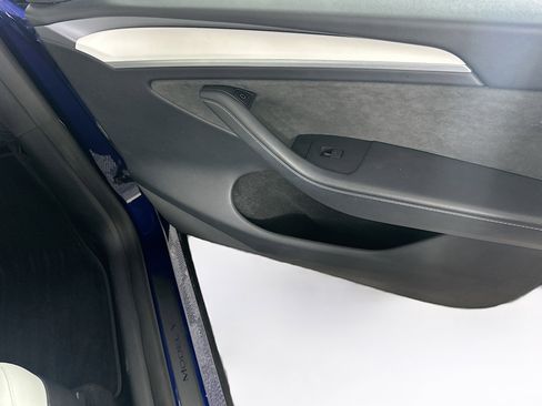 Used 2023 Tesla Model Y Long Range image 30