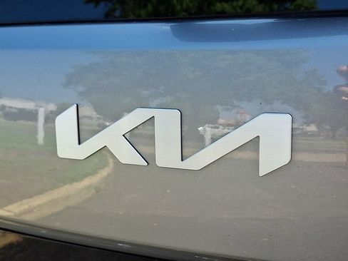 Certified 2025 Kia Soul LX w/ LX Technology Package FWD image 29