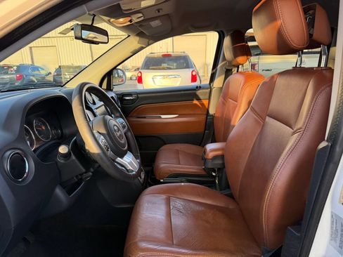 Used 2014 Jeep Compass Limited AWD/4WD image 2