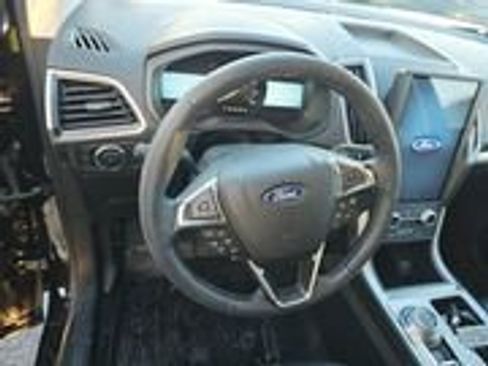 Used 2022 Ford Edge SEL w/ Convenience Package image 7
