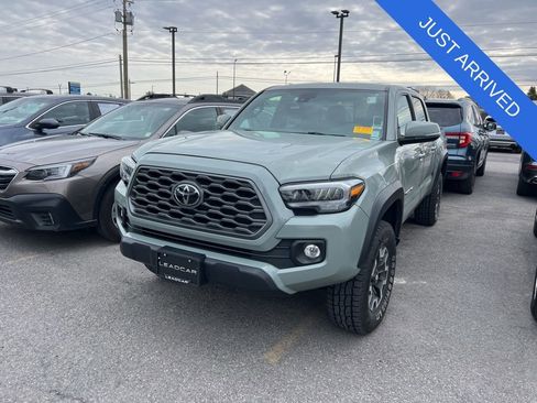 Used 2023 Toyota Tacoma TRD Off-Road image 1