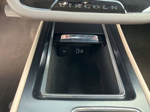 Used 2022 Lincoln Corsair Reserve w/ Elements Package image 21