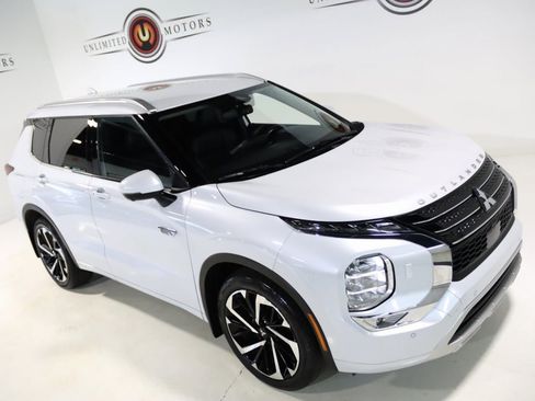 Used 2024 Mitsubishi Outlander 4WD Plug-In Hybrid image 77