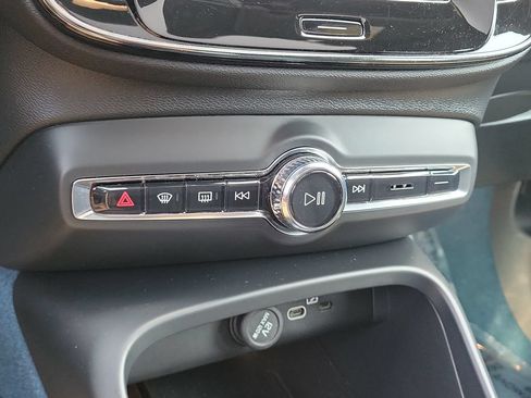 Used 2023 Volvo C40 P8 Recharge Plus AWD/4WD image 16