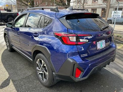 Used 2024 Subaru Crosstrek 2.0i Premium image 4