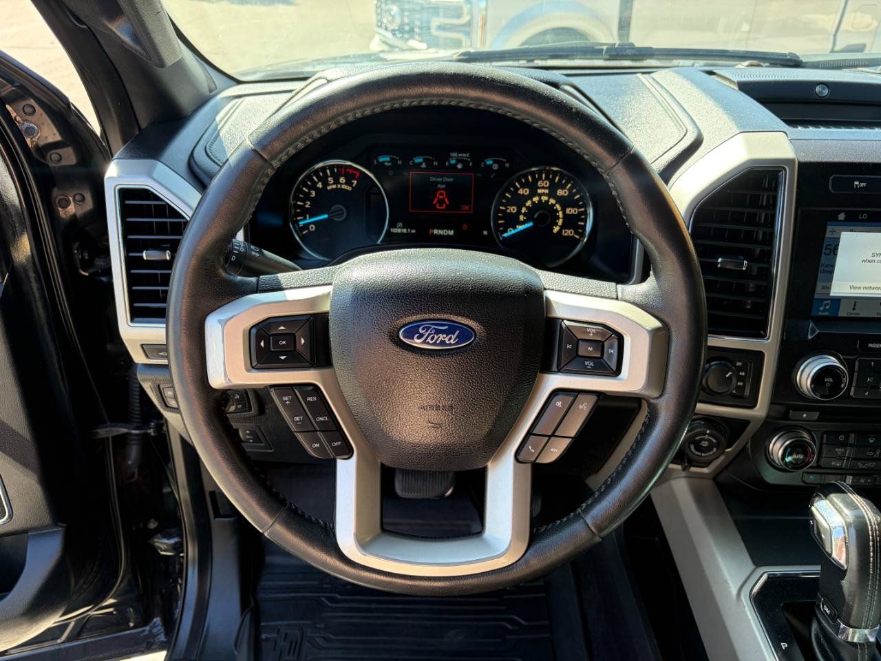 Used 2018 Ford F150 Lariat w/ Equipment Group 502A Luxury AWD/4WD image 17