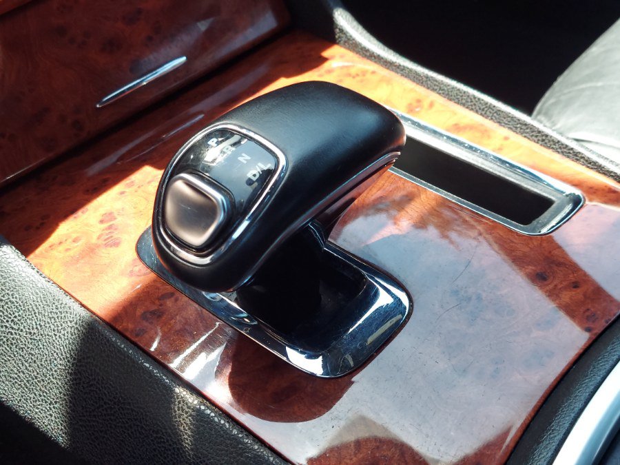 Used 2012 Chrysler 300 Limited RWD image 16