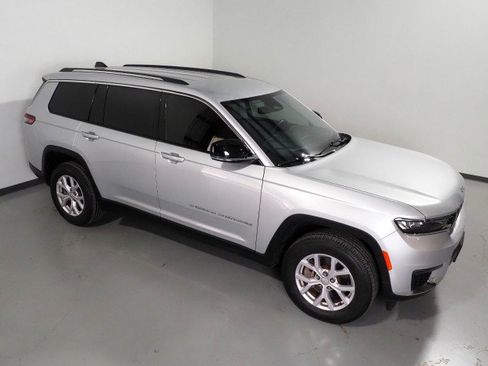 Used 2022 Jeep Grand Cherokee L Limited image 12