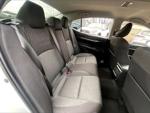 Used 2025 Toyota Camry LE w/ Convenience Package image 19